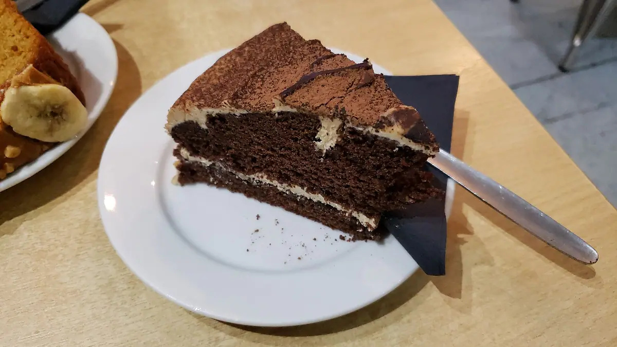 Cake Box – eggless cake shop in Lincoln town centre